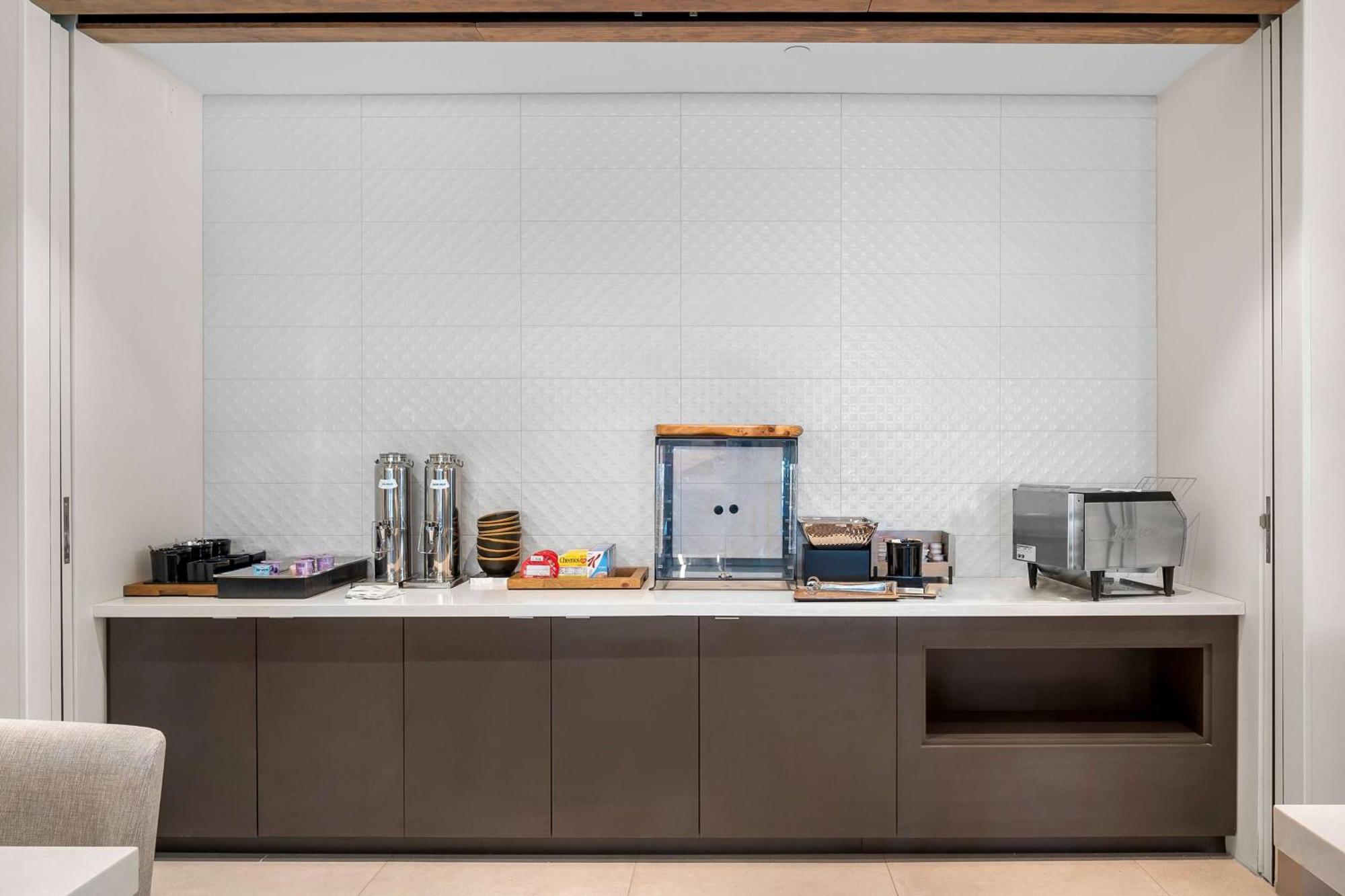 Hilton Garden Inn ノース・コンウェー エクステリア 写真